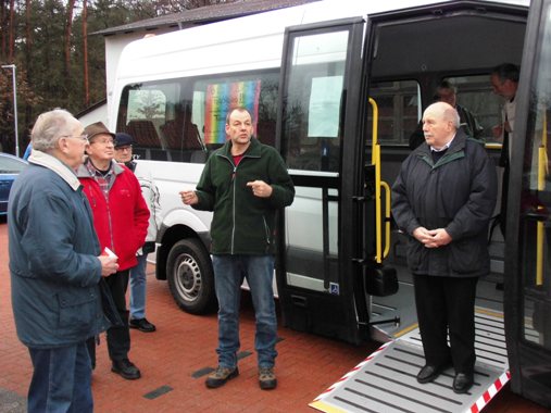 Vorstellung_Buergerbus_am_DGH 044